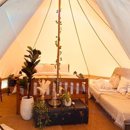 Fen Meadows Glamping - Luxury Cabins And Bell Tents Cambridge  Eksteriør billede