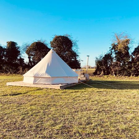 Fen Meadows Glamping - Luxury Cabins And Bell Tents Cambridge  Eksteriør billede