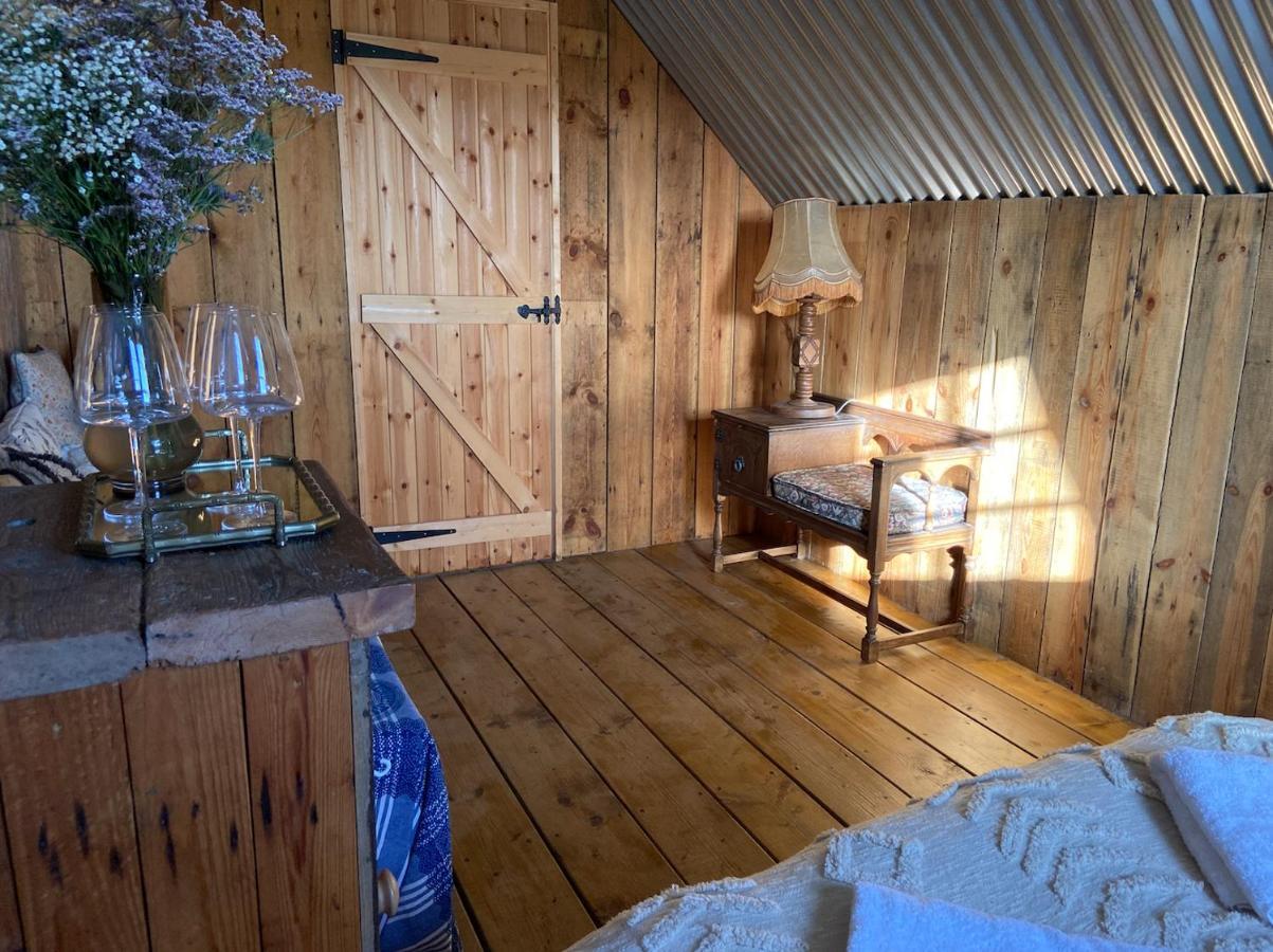 Fen Meadows Glamping - Luxury Cabins And Bell Tents Cambridge  Eksteriør billede