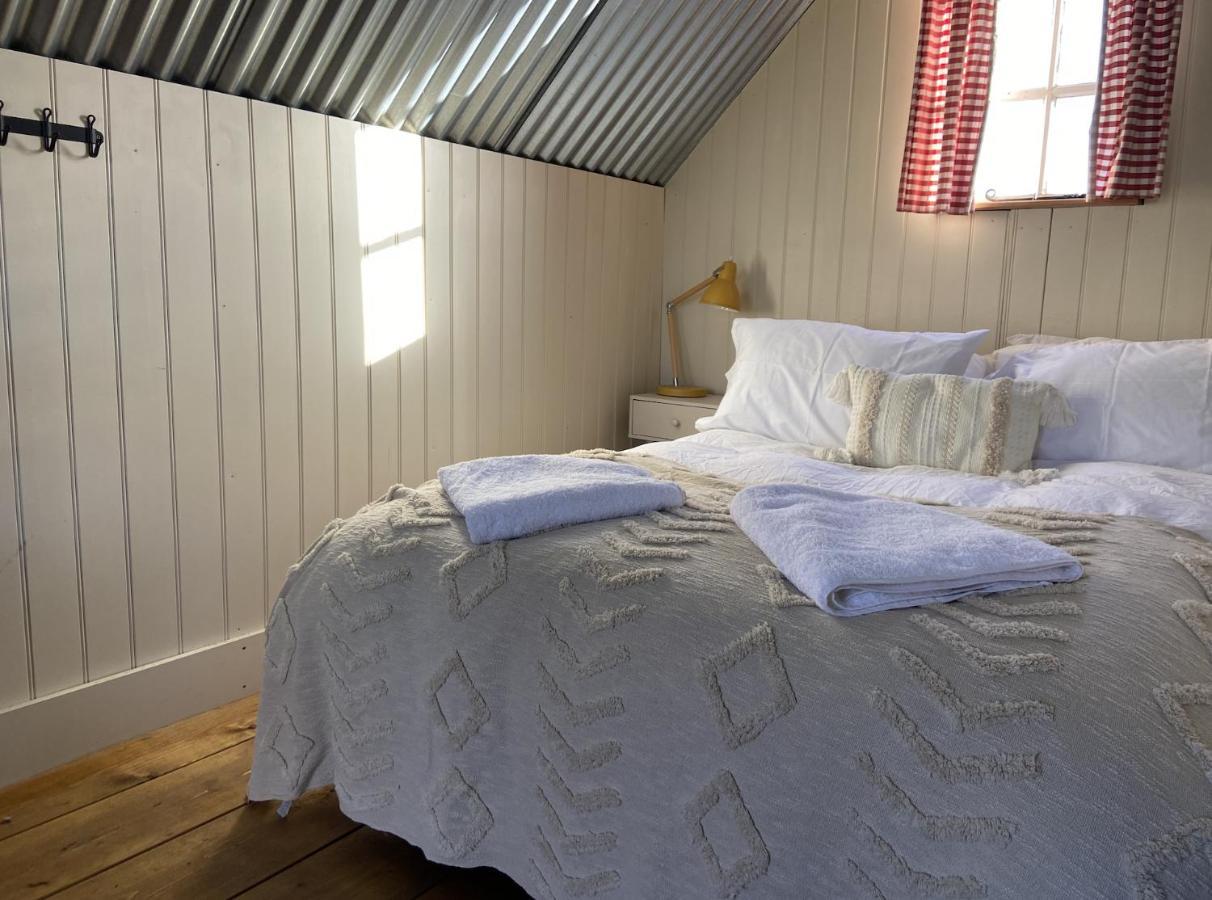 Fen Meadows Glamping - Luxury Cabins And Bell Tents Cambridge  Eksteriør billede