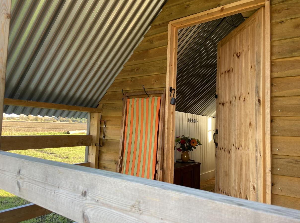 Fen Meadows Glamping - Luxury Cabins And Bell Tents Cambridge  Eksteriør billede