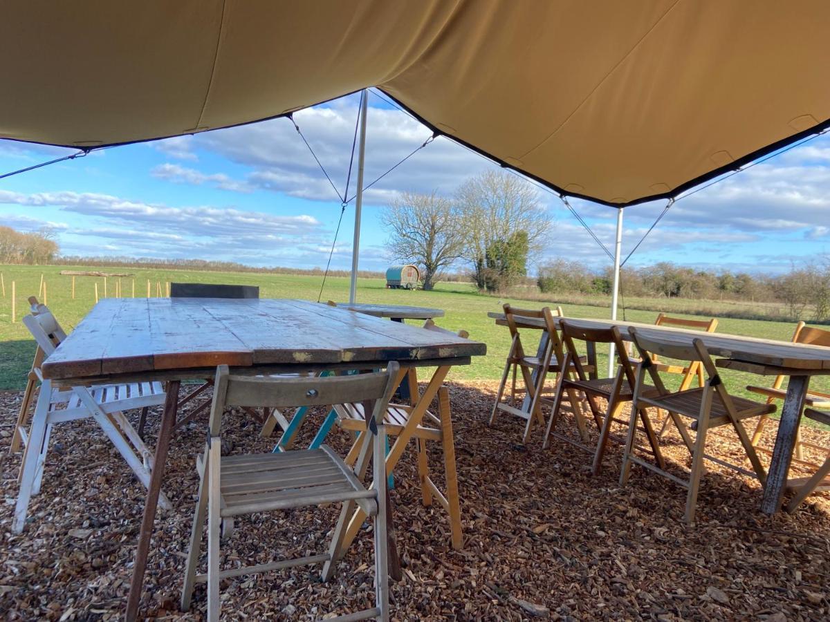 Fen Meadows Glamping - Luxury Cabins And Bell Tents Cambridge  Eksteriør billede