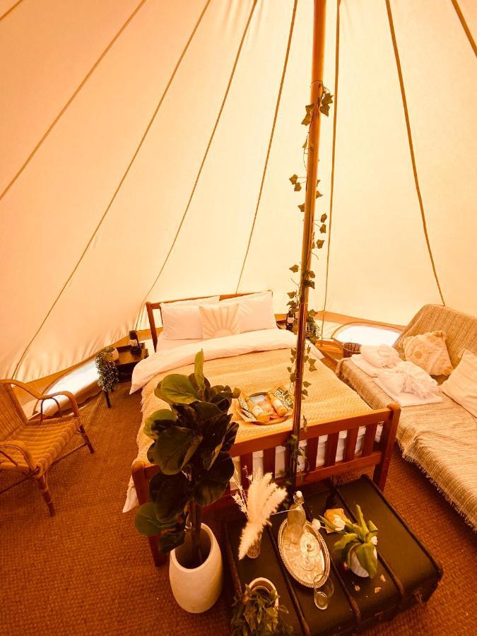 Fen Meadows Glamping - Luxury Cabins And Bell Tents Cambridge  Eksteriør billede