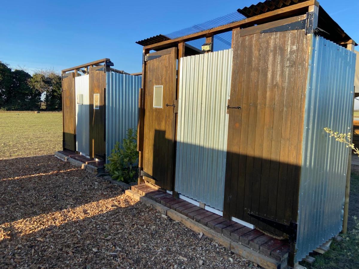 Fen Meadows Glamping - Luxury Cabins And Bell Tents Cambridge  Eksteriør billede