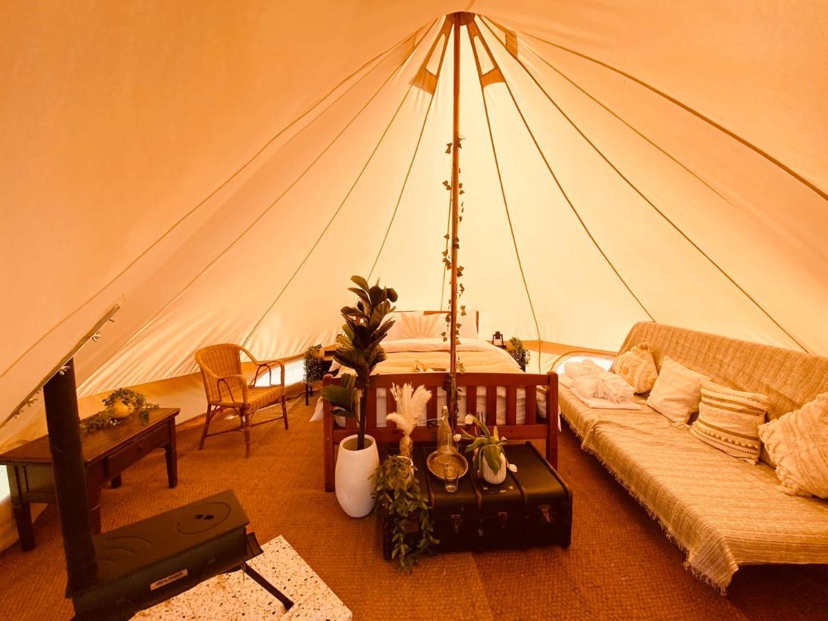 Fen Meadows Glamping - Luxury Cabins And Bell Tents Cambridge  Eksteriør billede