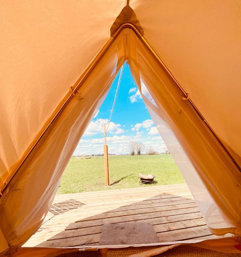 Fen Meadows Glamping - Luxury Cabins And Bell Tents Cambridge  Eksteriør billede