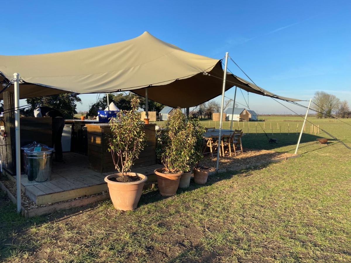 Fen Meadows Glamping - Luxury Cabins And Bell Tents Cambridge  Eksteriør billede