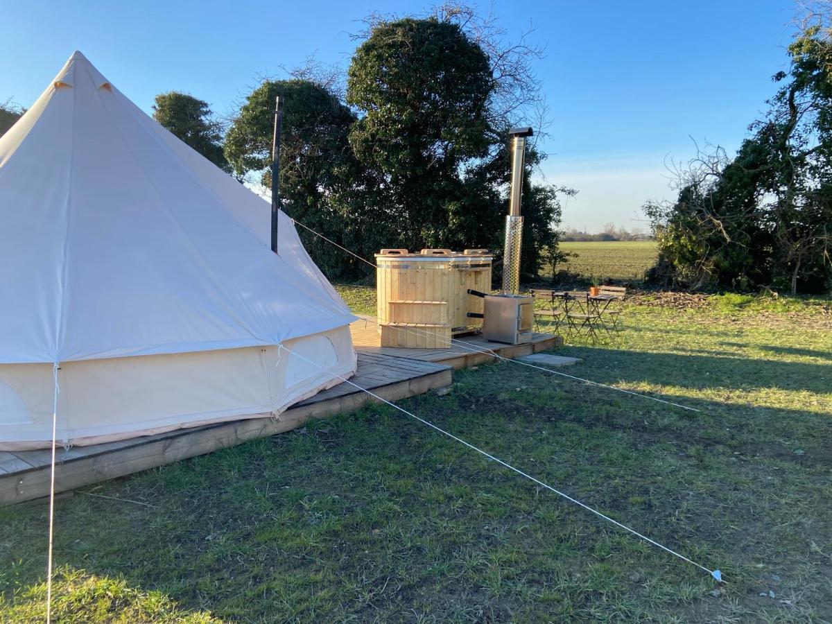 Fen Meadows Glamping - Luxury Cabins And Bell Tents Cambridge  Eksteriør billede