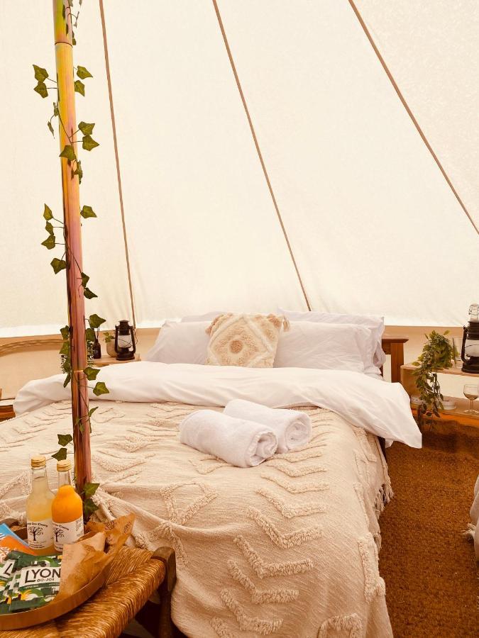 Fen Meadows Glamping - Luxury Cabins And Bell Tents Cambridge  Eksteriør billede